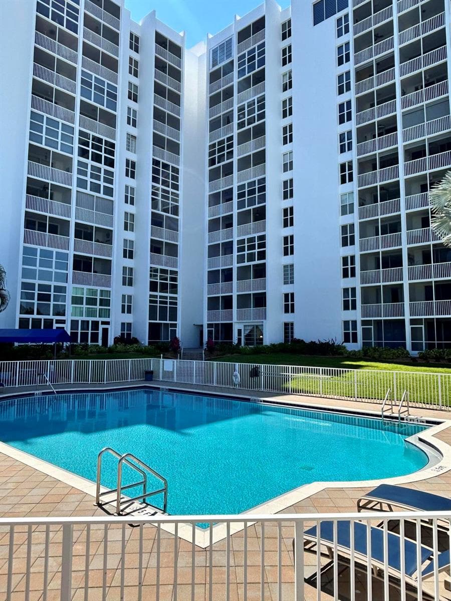 1391 S Ocean Boulevard photo 19