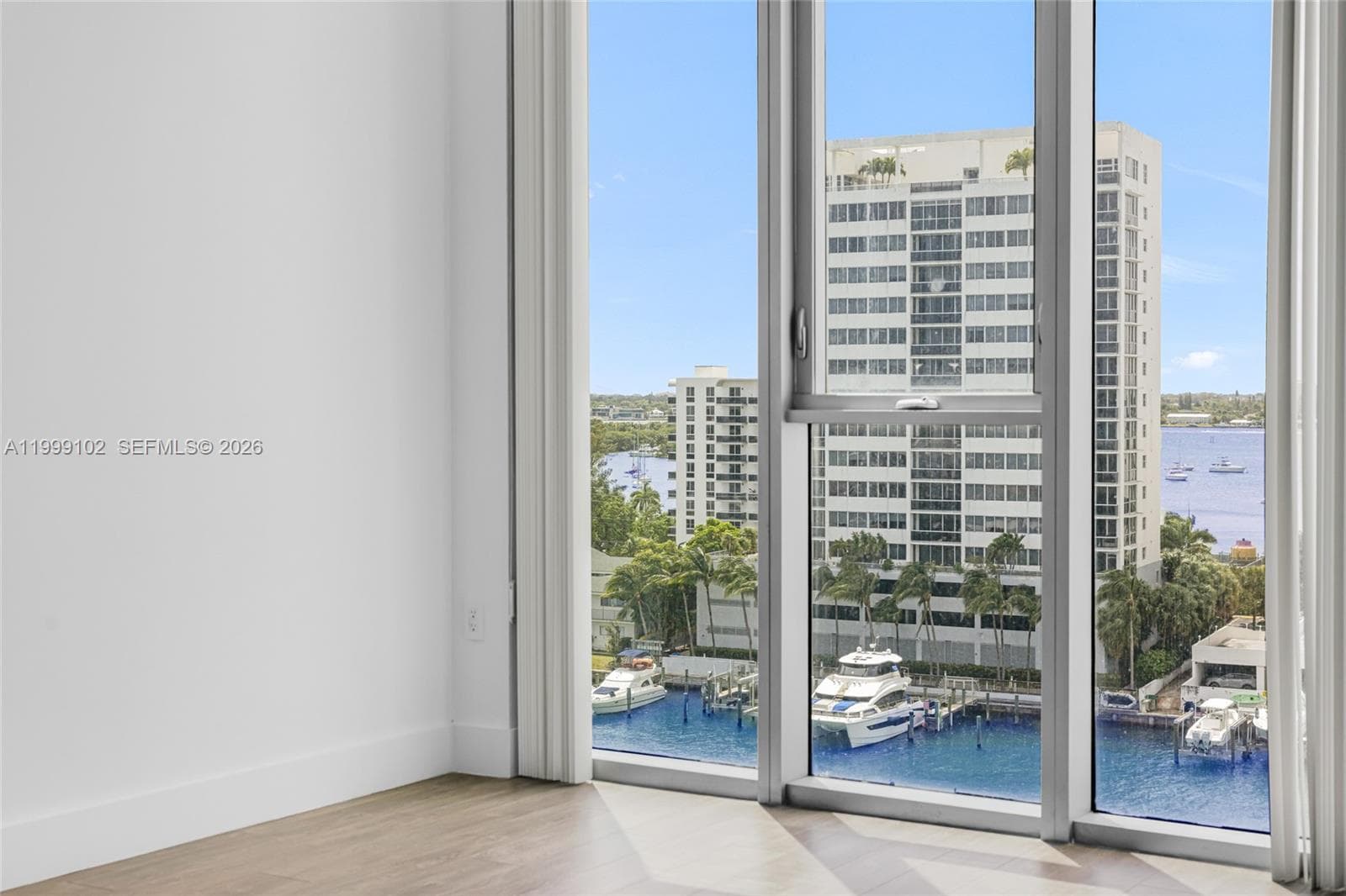 7928 East Dr 902 photo 23