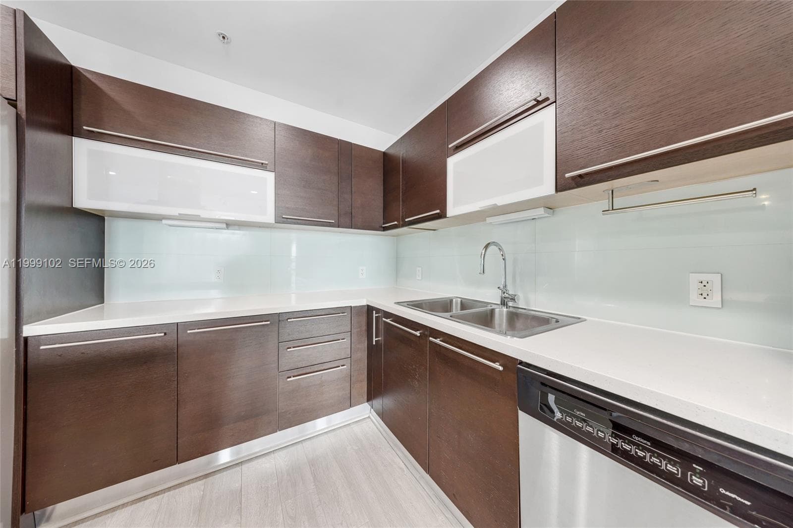 7928 East Dr 902 photo 13