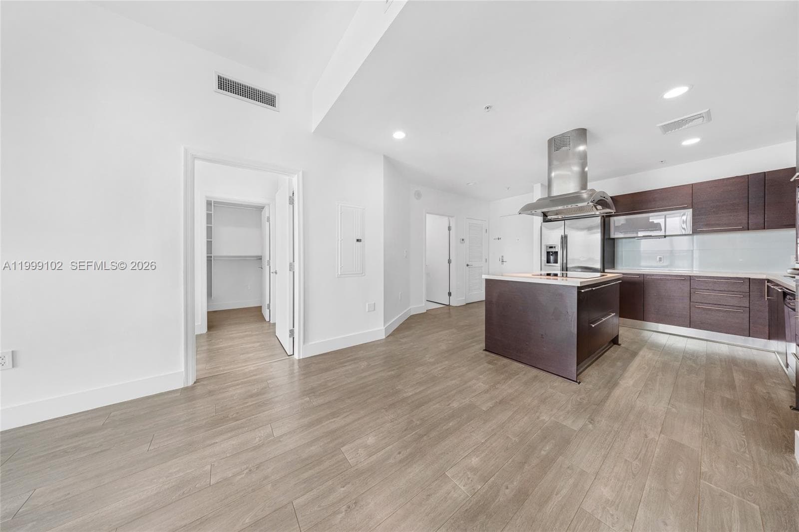 7928 East Dr 902 photo 16