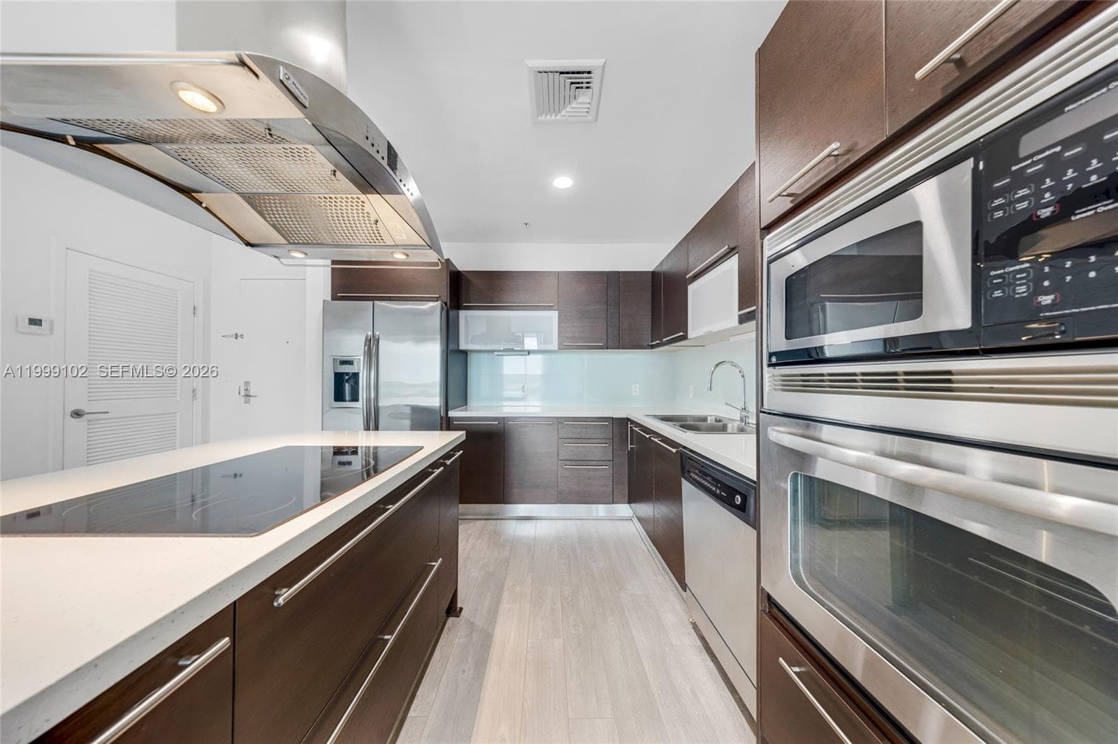 7928 East Dr 902 photo 12