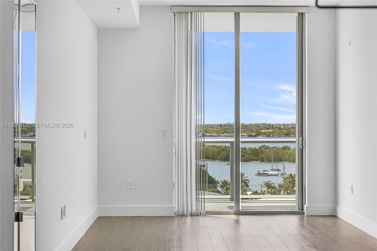 7928 East Dr 902 photo 22