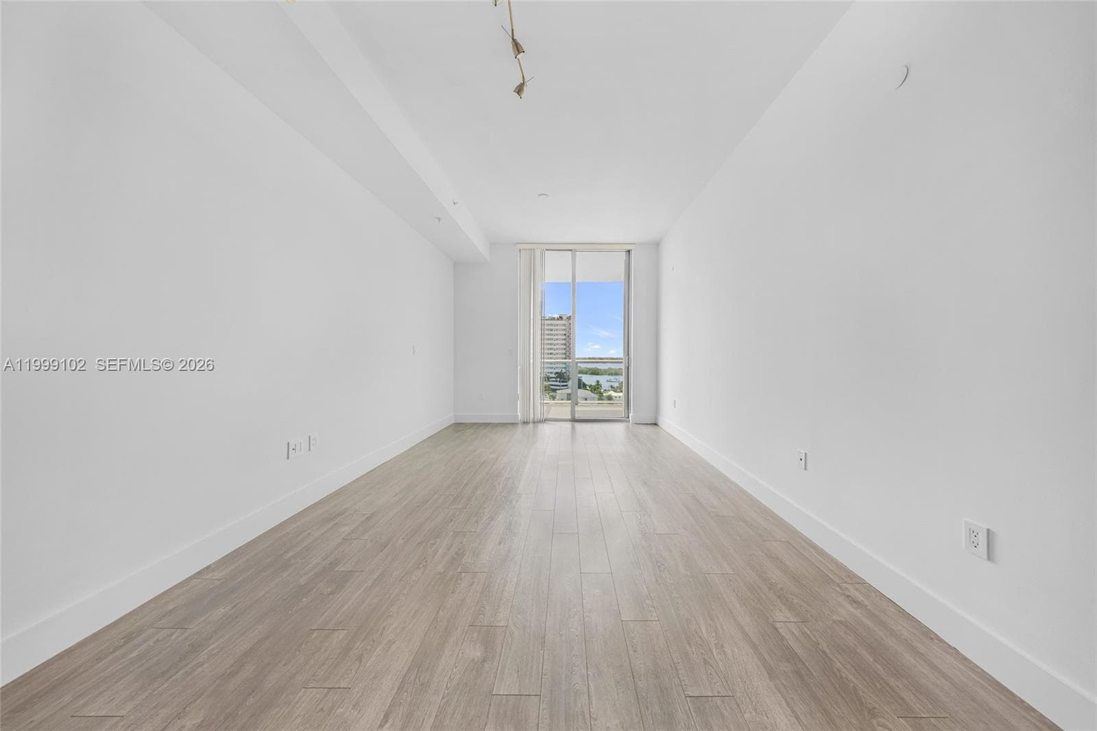 7928 East Dr 902 photo 3