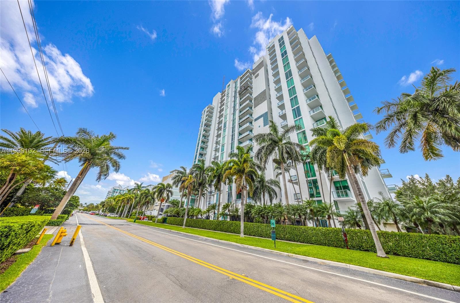 7928 East Dr 902 photo 1