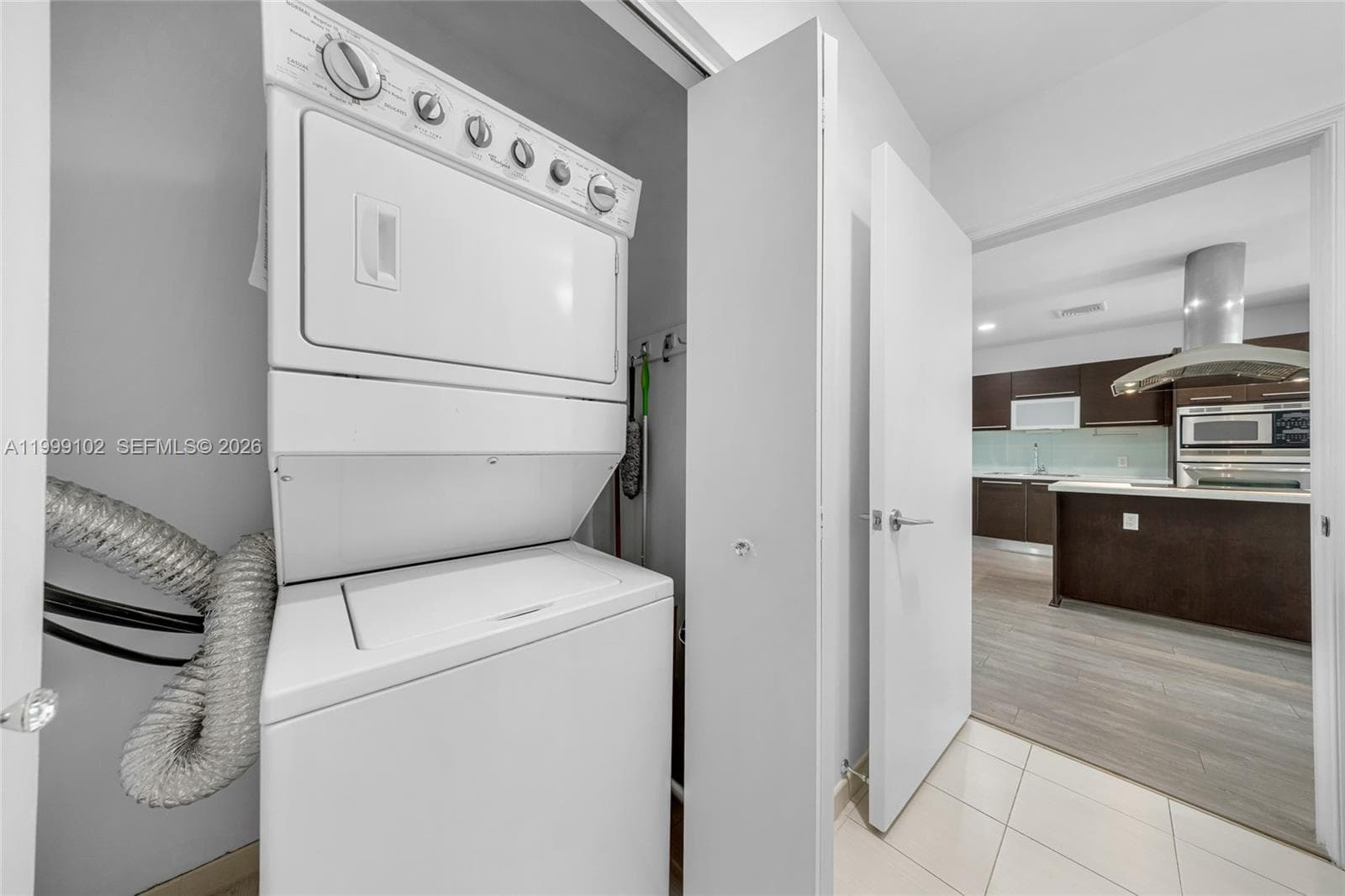 7928 East Dr 902 photo 20