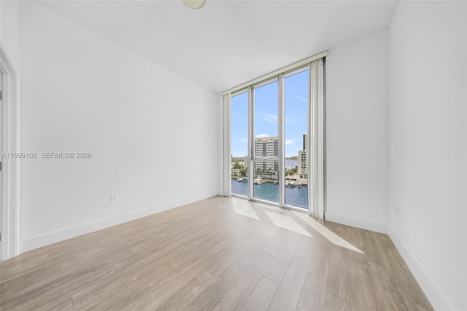 7928 East Dr 902 photo 24