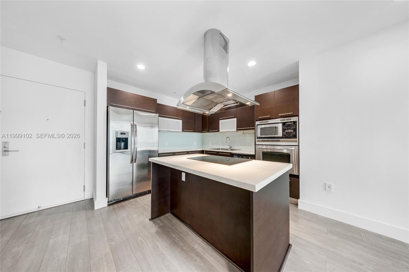 7928 East Dr 902 photo 10