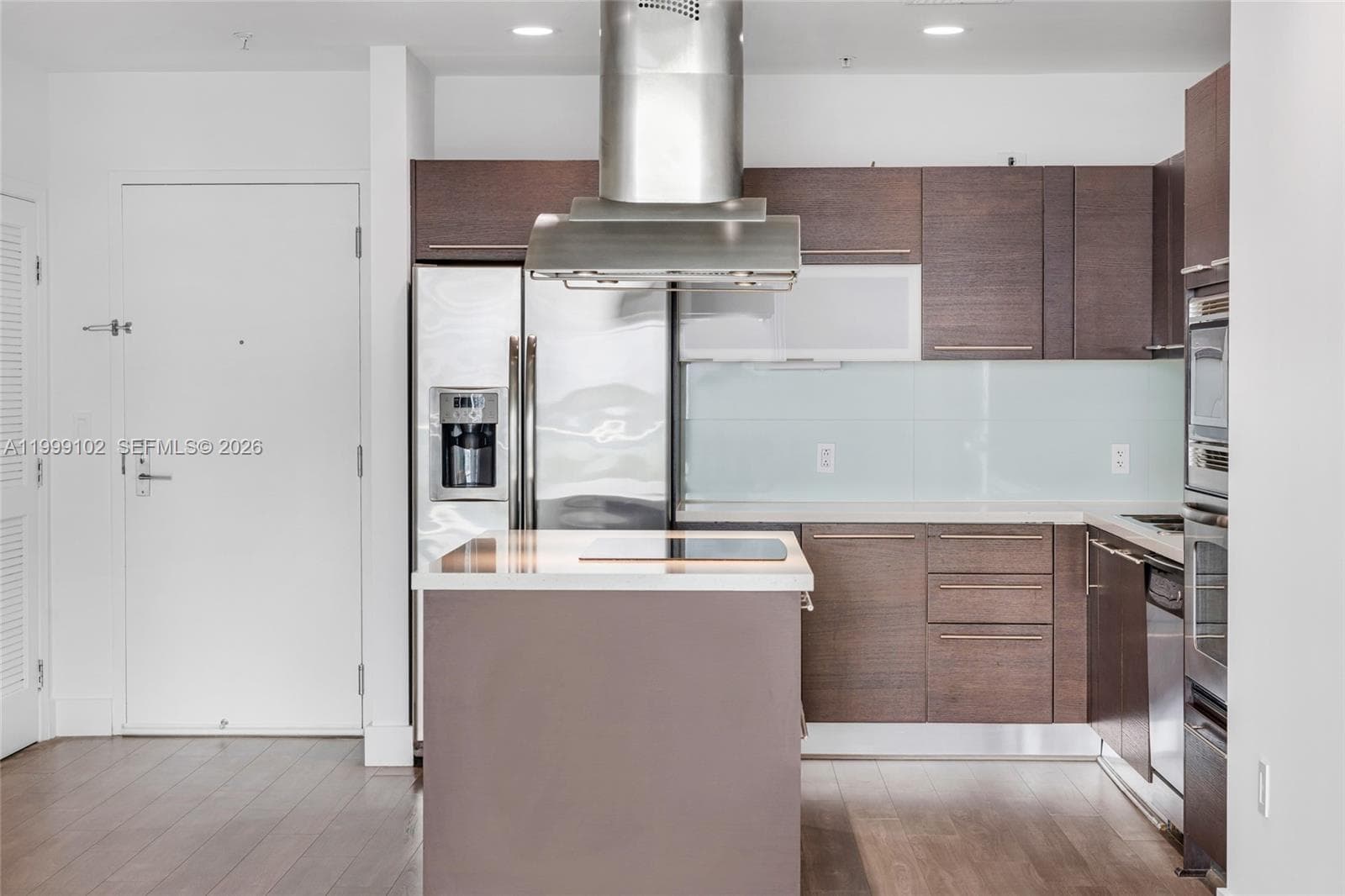 7928 East Dr 902 photo 18