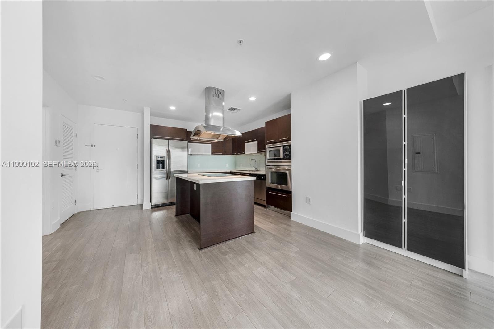 7928 East Dr 902 photo 15