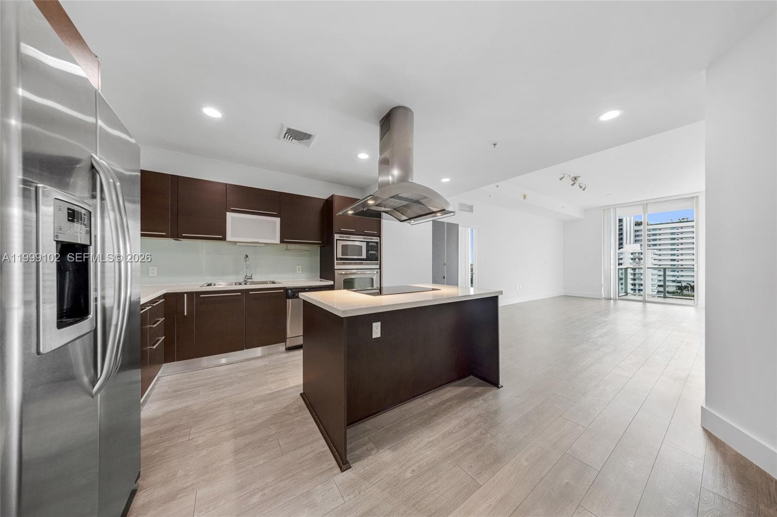 7928 East Dr 902 photo 8