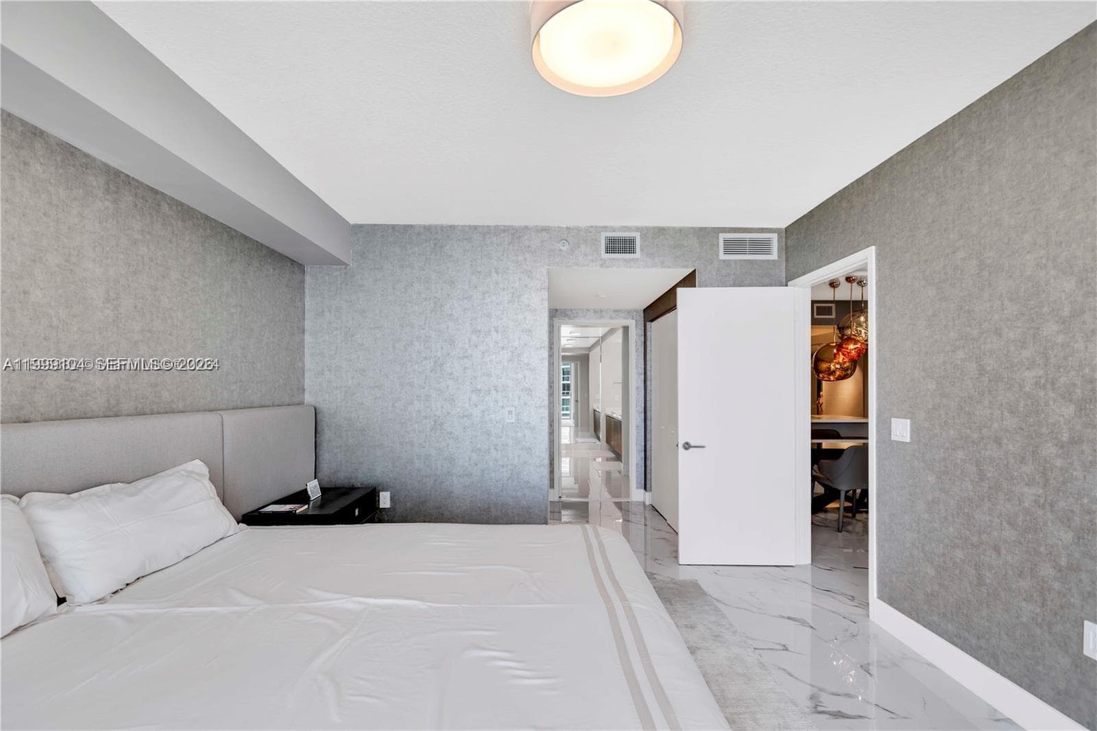 300 Sunny Isles Blvd 4-2006 photo 17