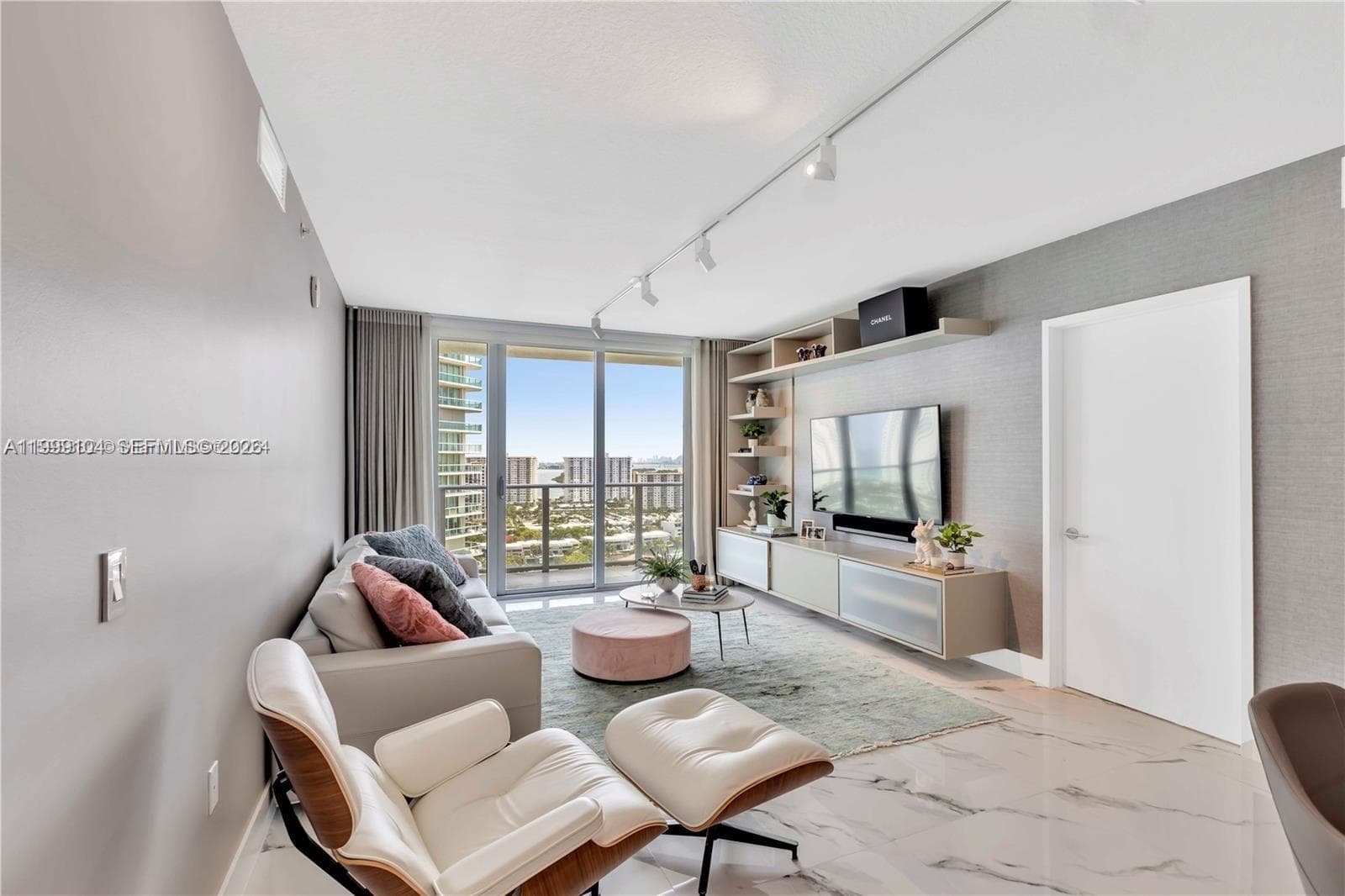 300 Sunny Isles Blvd 4-2006 photo 7