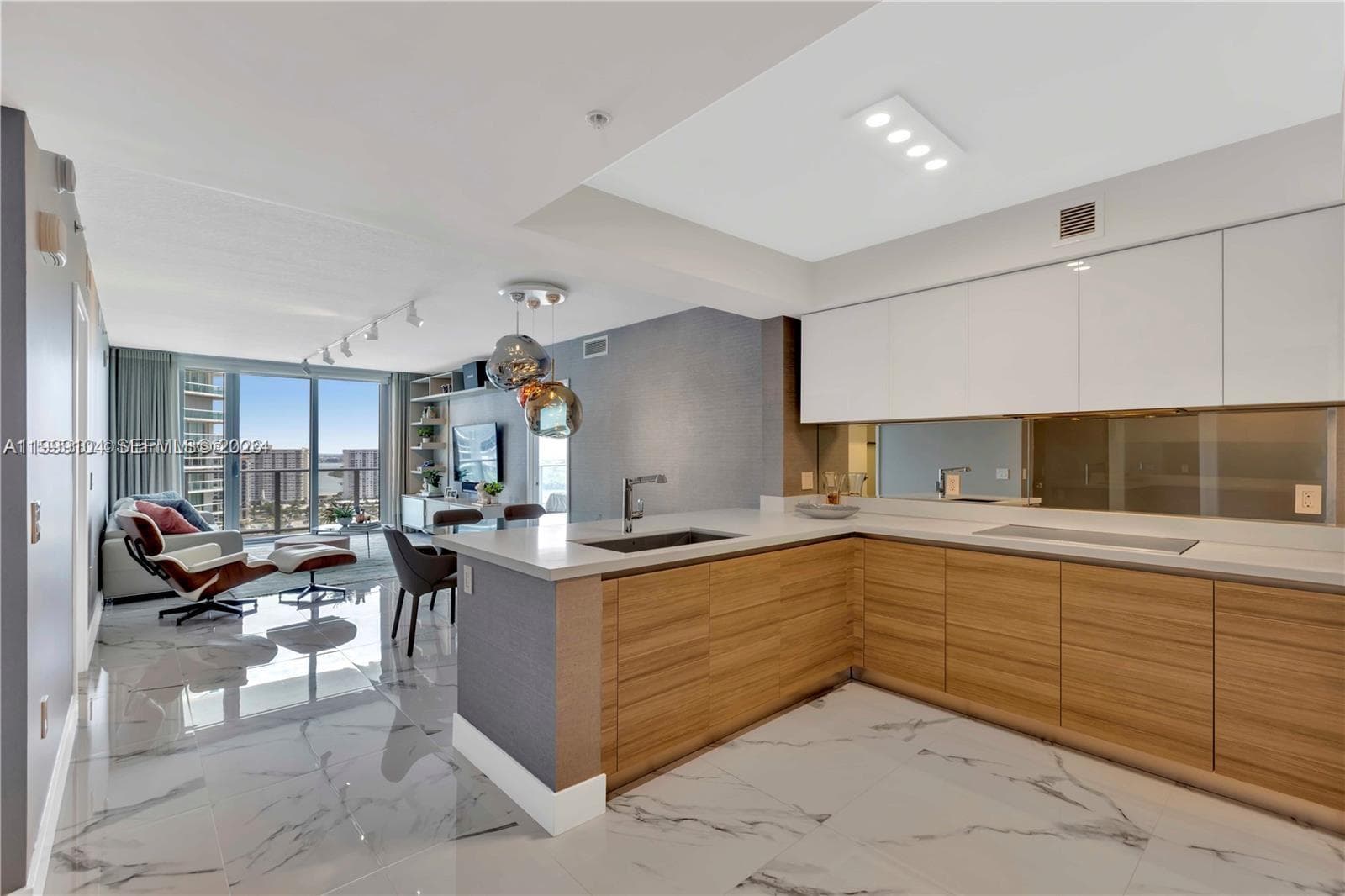 300 Sunny Isles Blvd 4-2006 photo 3