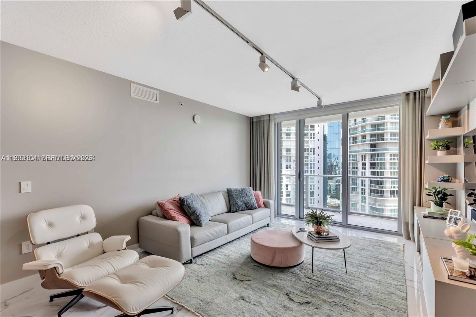 300 Sunny Isles Blvd 4-2006 photo 8