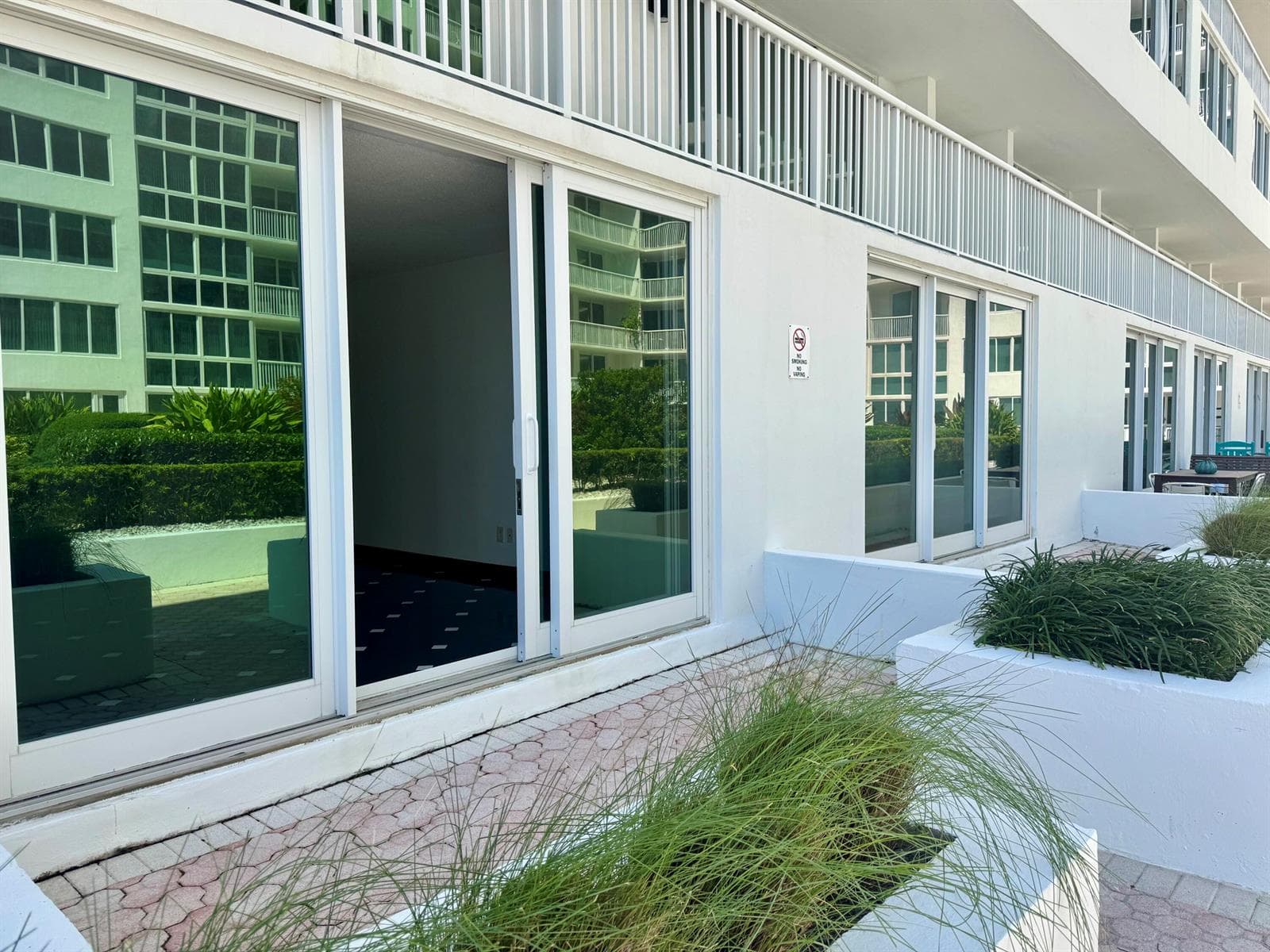 5401 Collins Avenue Apt 144 photo 10