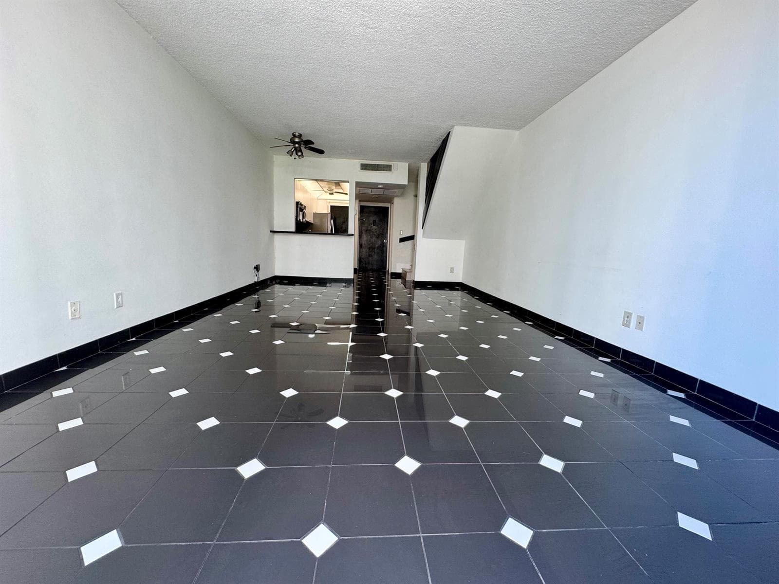 5401 Collins Avenue Apt 144 photo 18