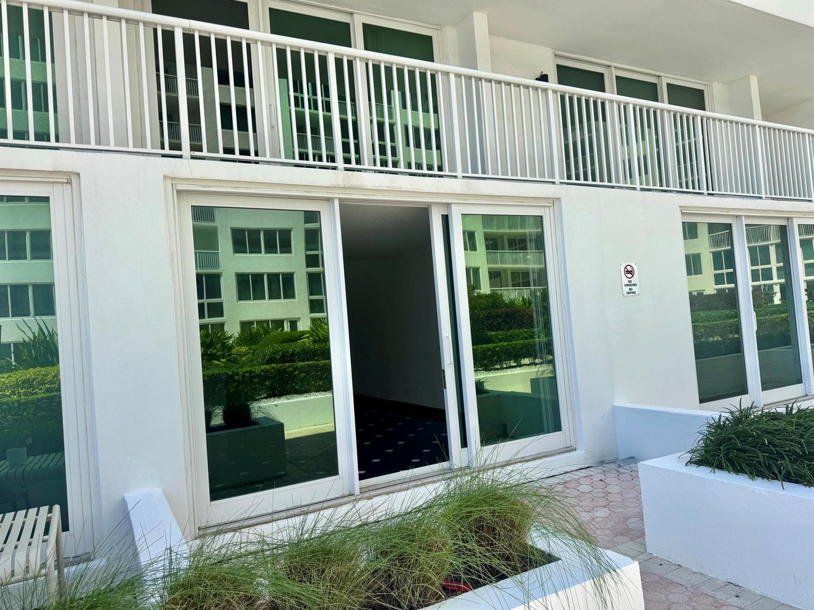 5401 Collins Avenue Apt 144 photo 8