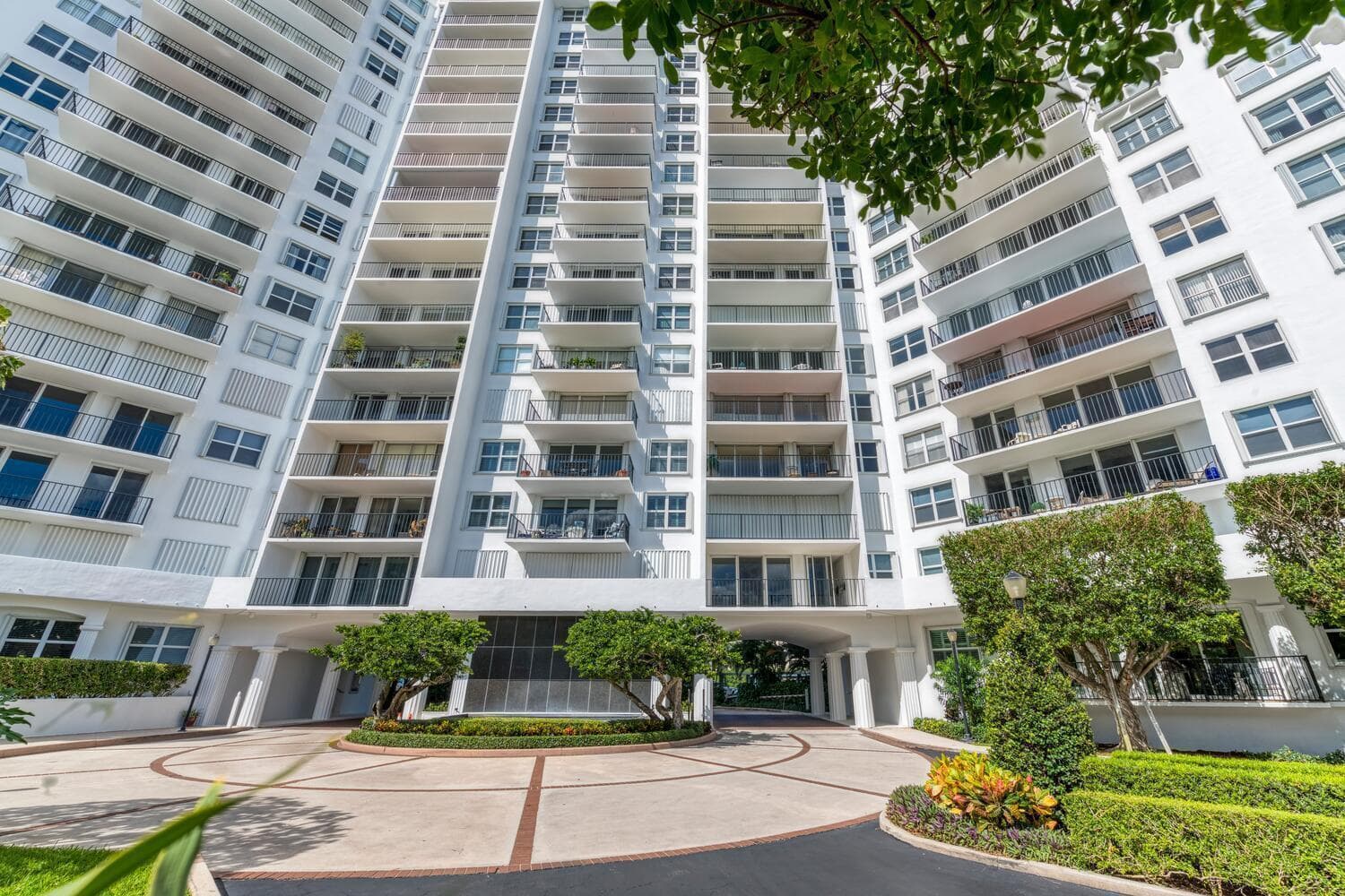 1701 S Flagler Drive 709 photo 2