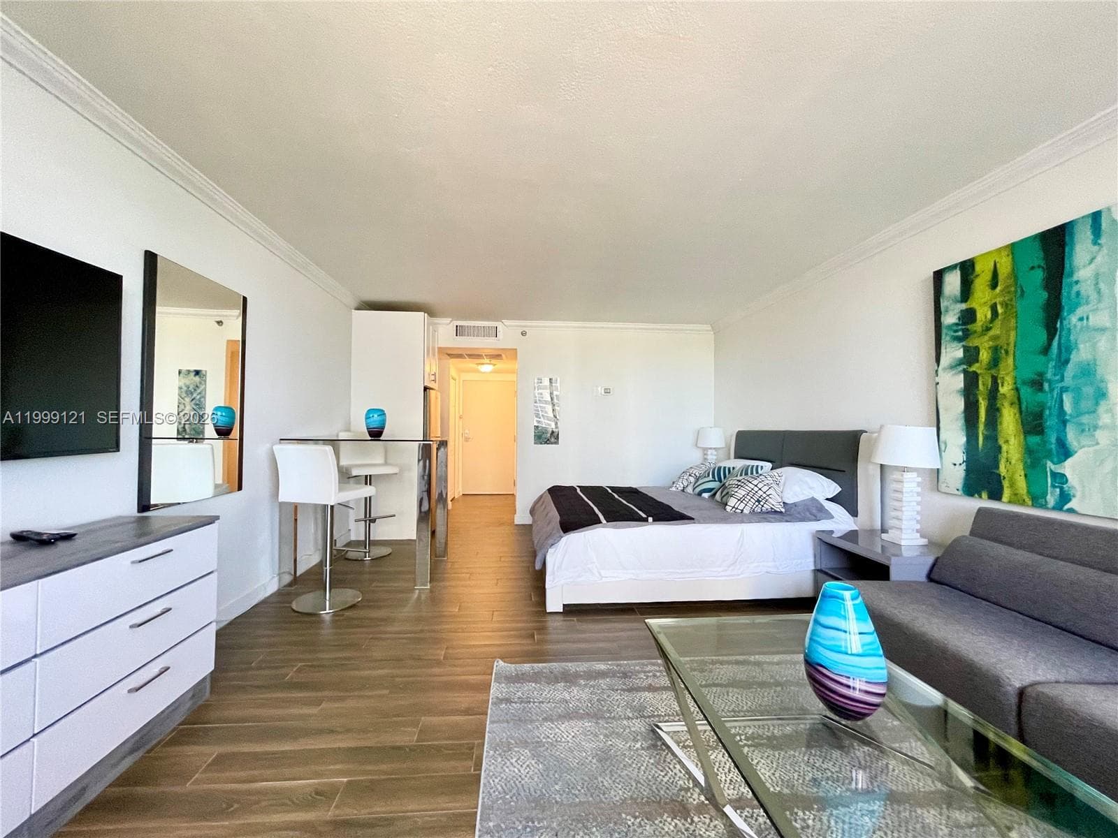 19201 Collins Ave 504 photo 6