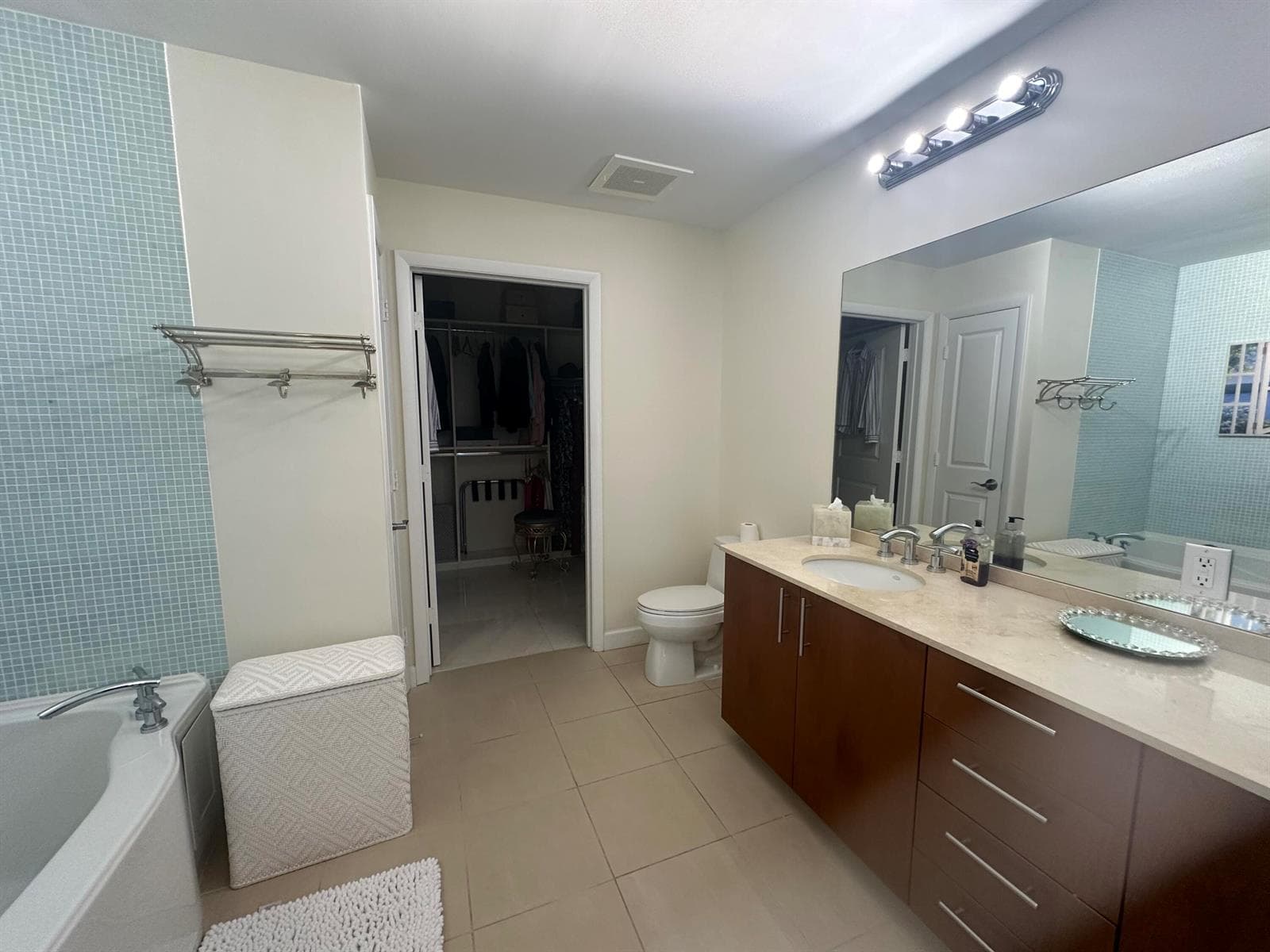1945 S Ocean Drive 609 photo 8