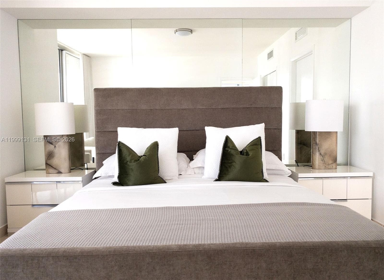 475 Brickell Ave 3915 photo 7