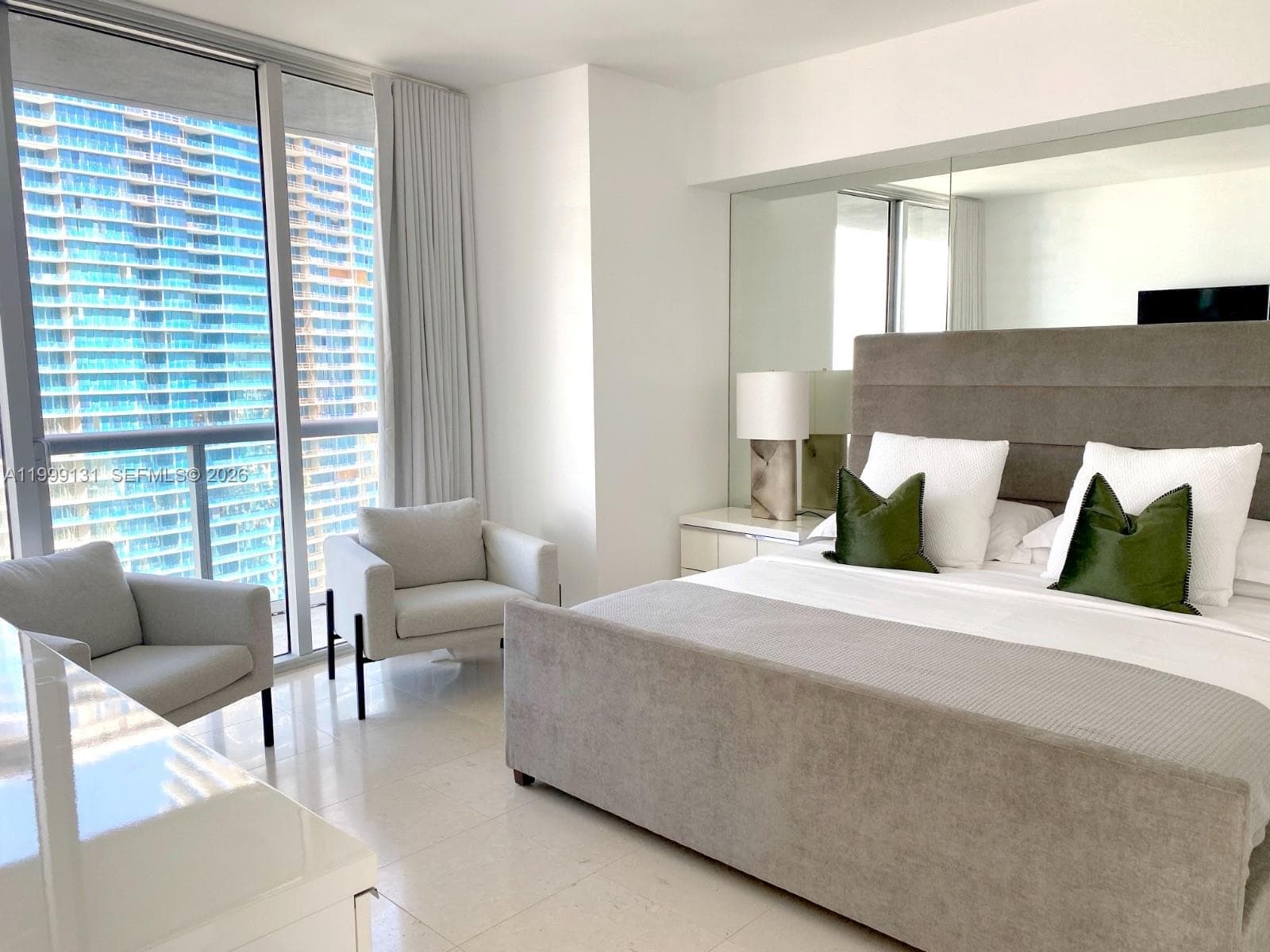 475 Brickell Ave 3915 photo 3