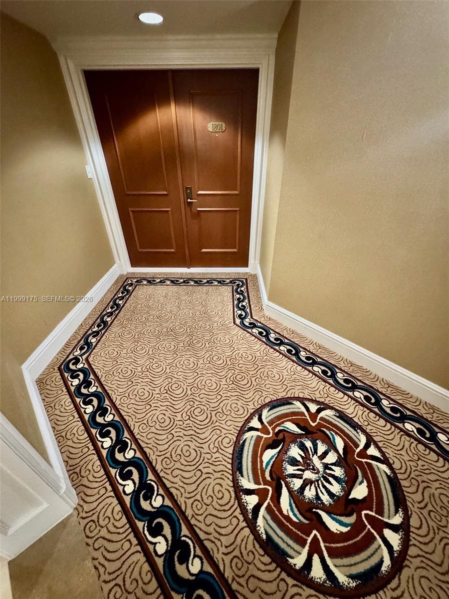 2000 Island Blvd 1801 photo 2