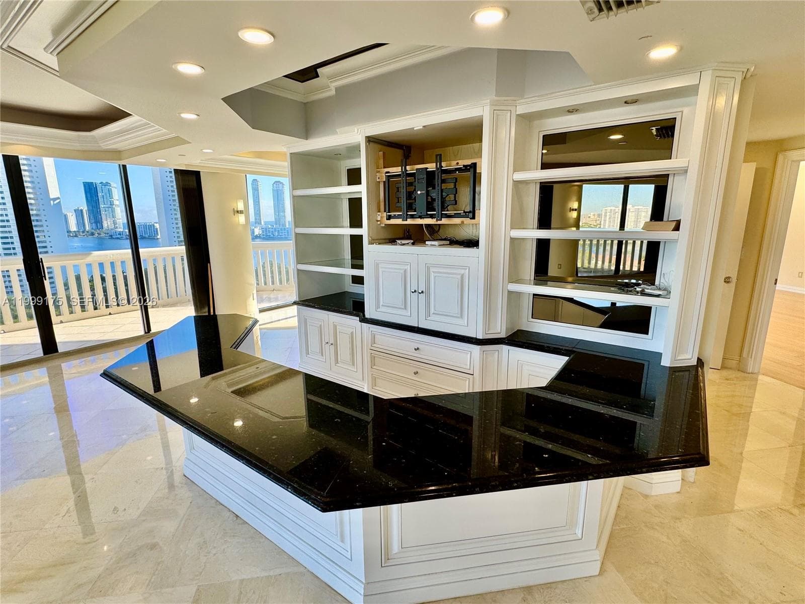 2000 Island Blvd 1801 photo 12