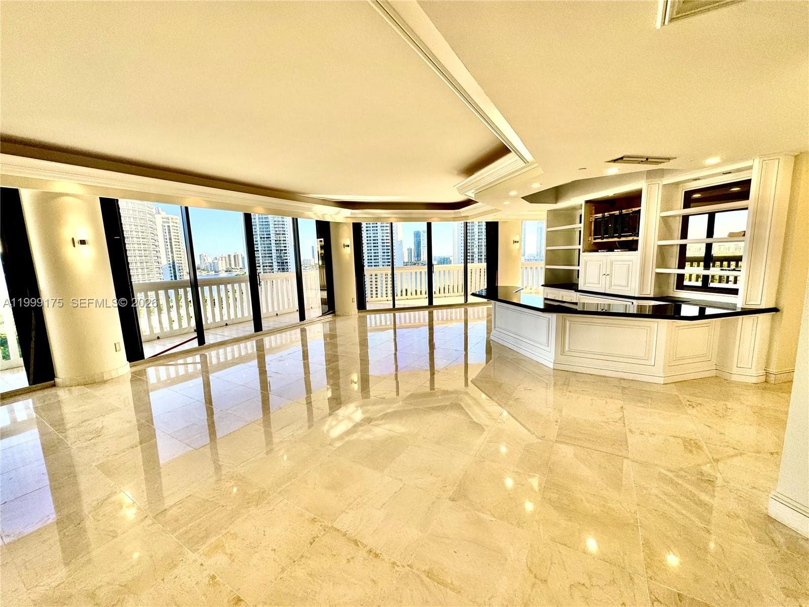 2000 Island Blvd 1801 photo 7