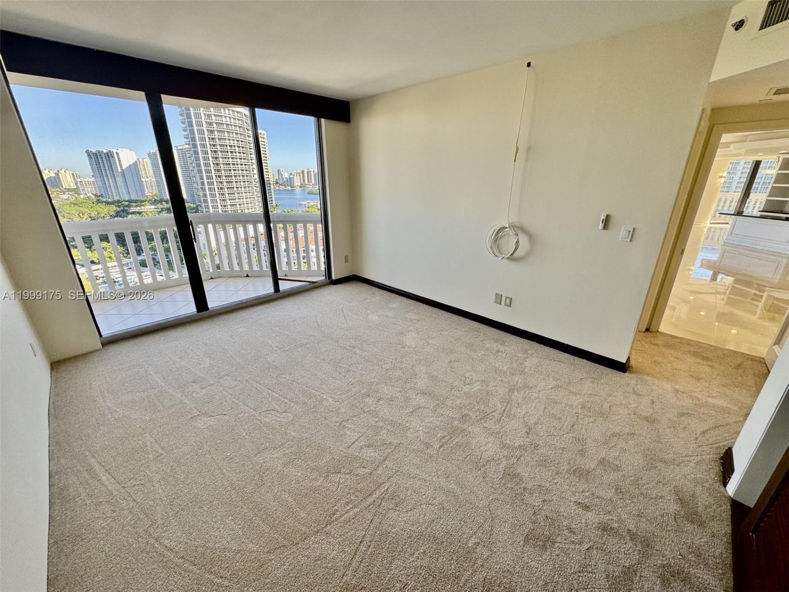 2000 Island Blvd 1801 photo 20