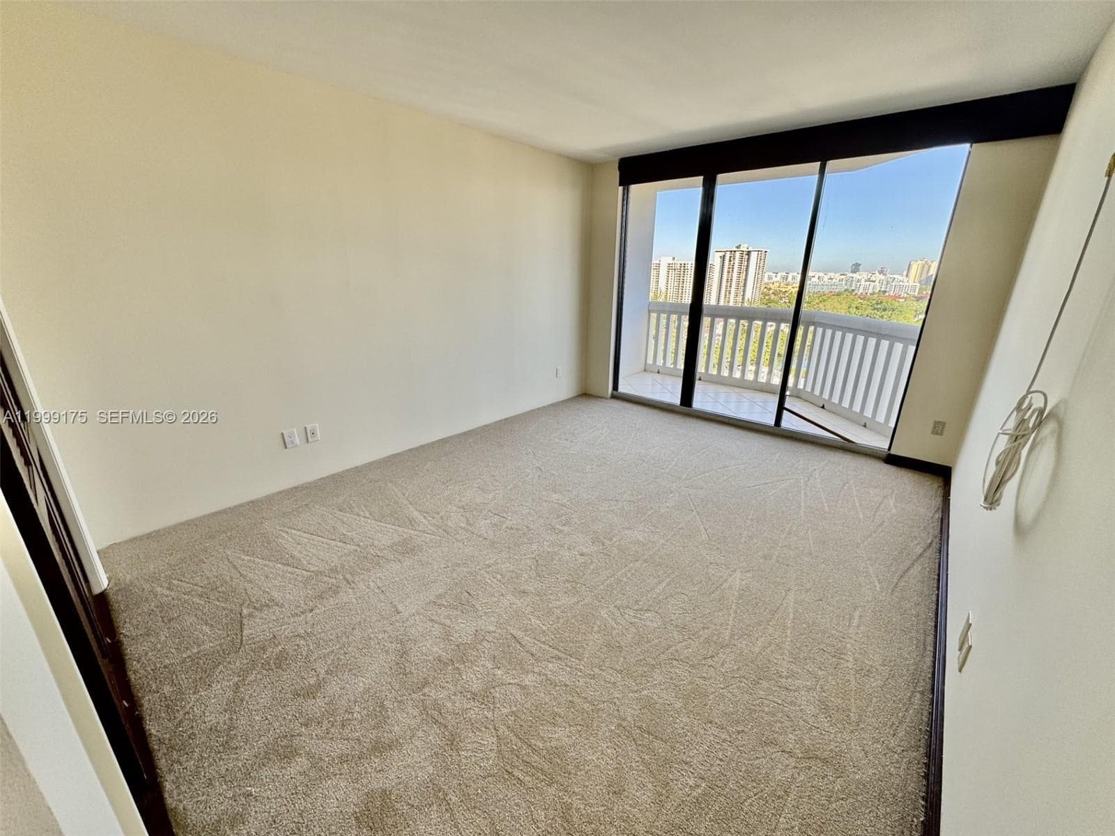 2000 Island Blvd 1801 photo 18