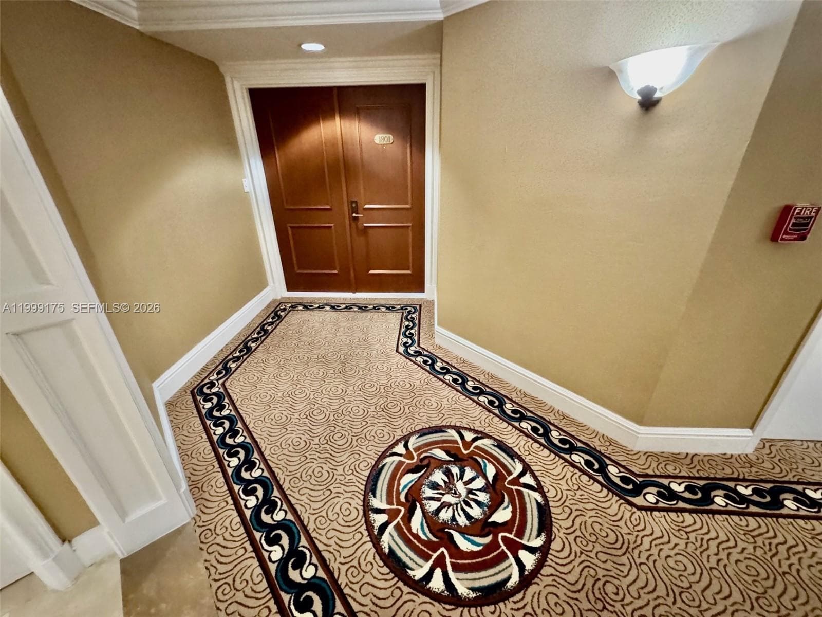 2000 Island Blvd 1801 photo 4