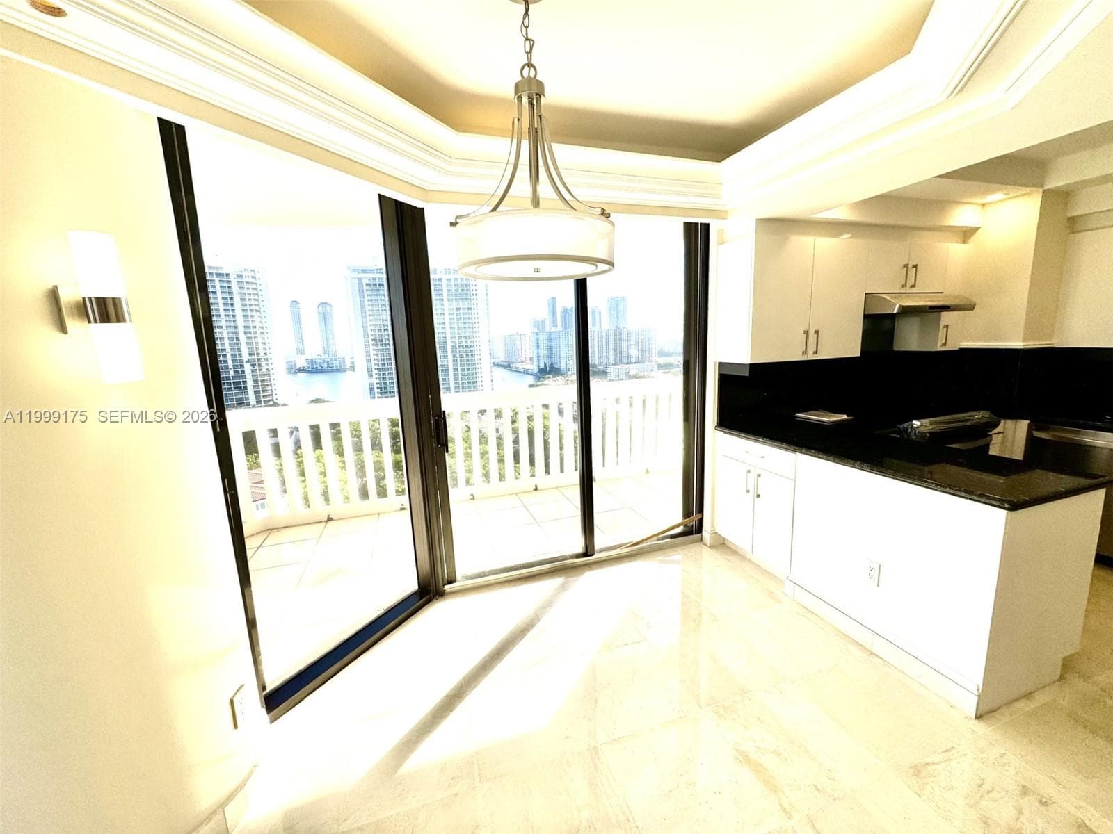 2000 Island Blvd 1801 photo 25