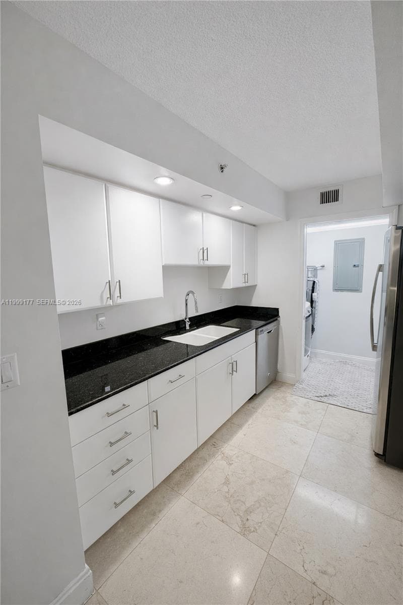 6917 Collins Ave 1611 photo 11