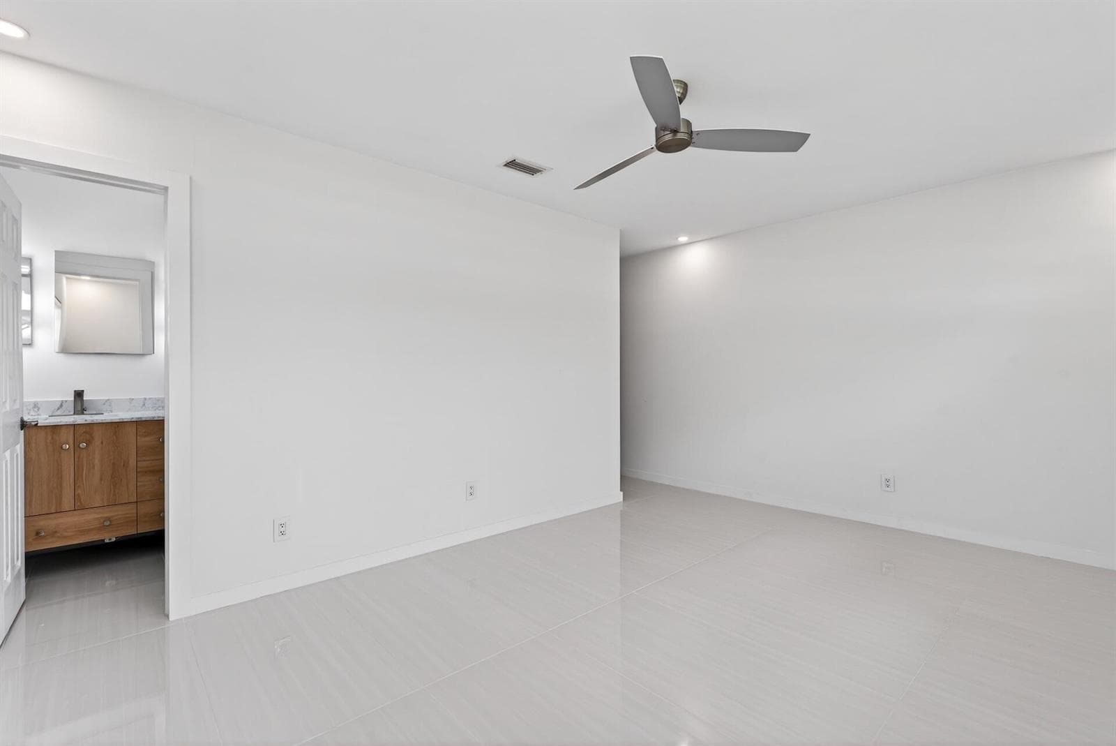 648 NW 30th Court photo 24