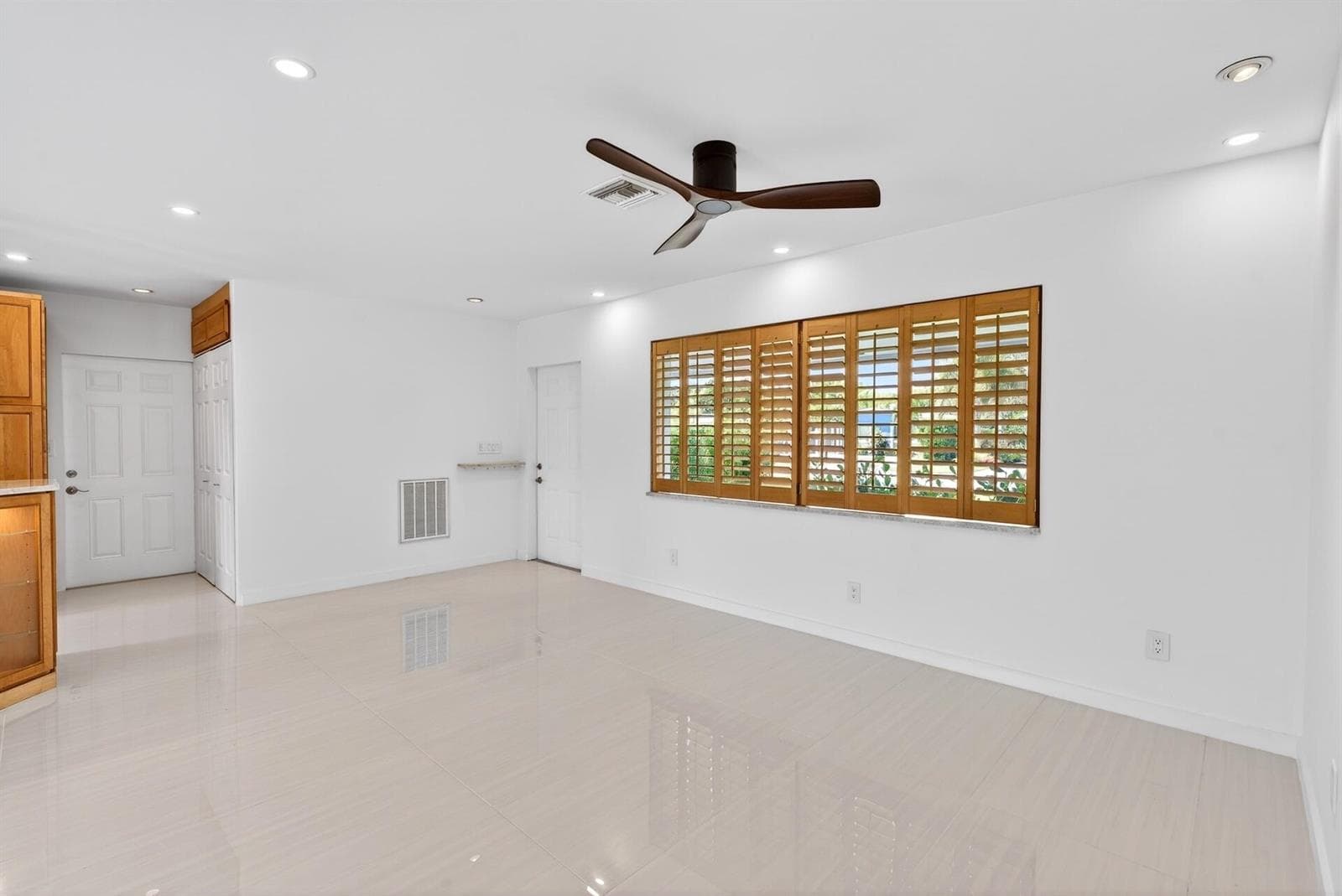 648 NW 30th Court photo 18
