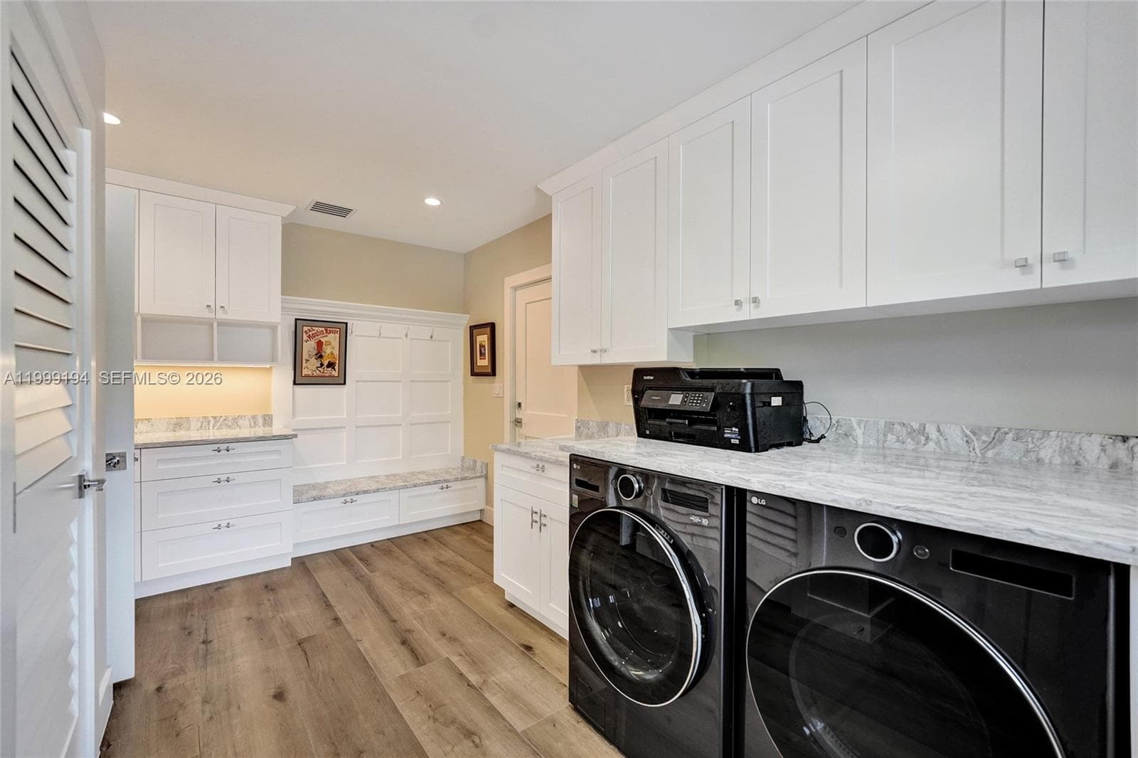 2832 26th St photo 23