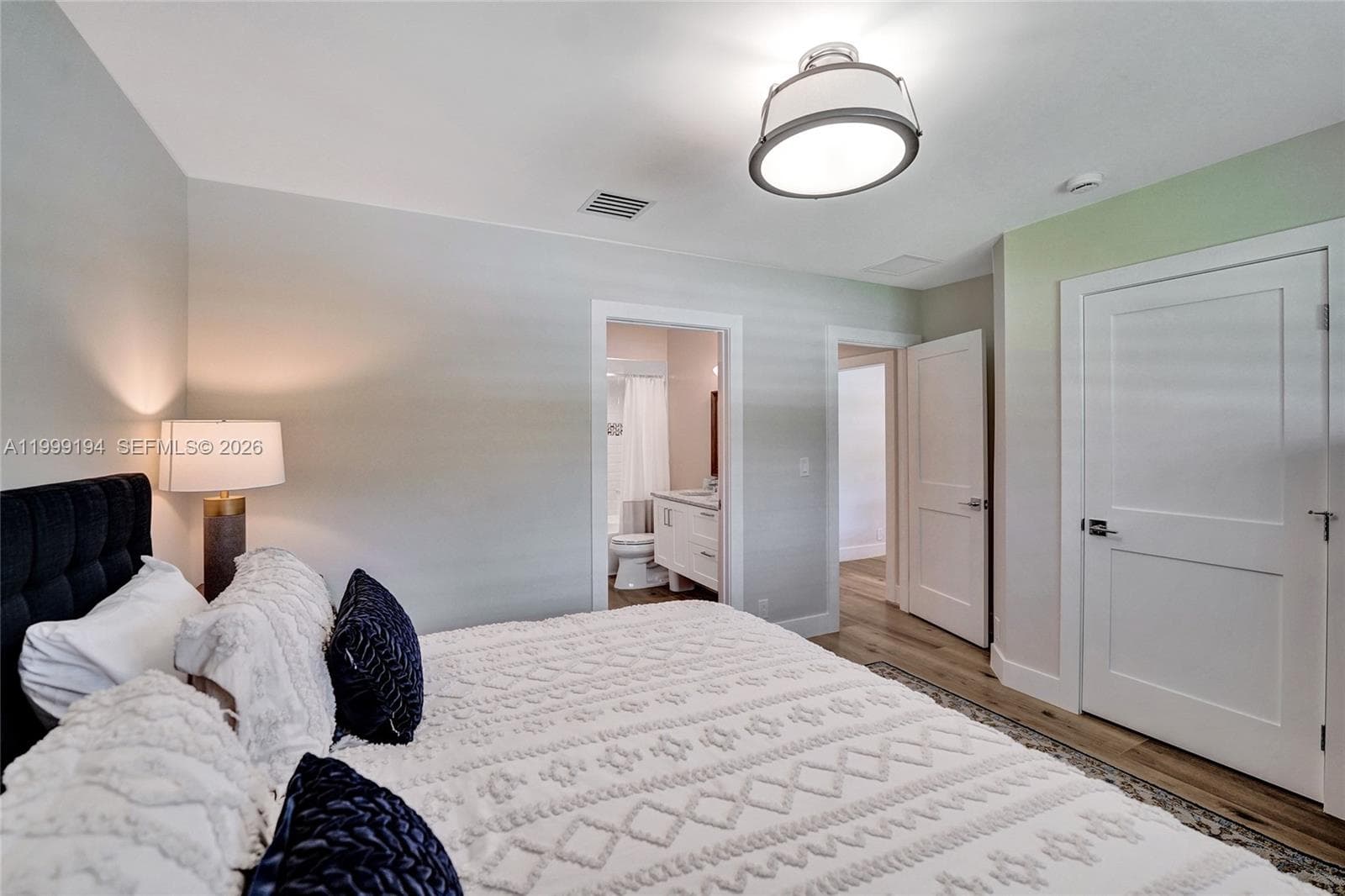 2832 26th St photo 16