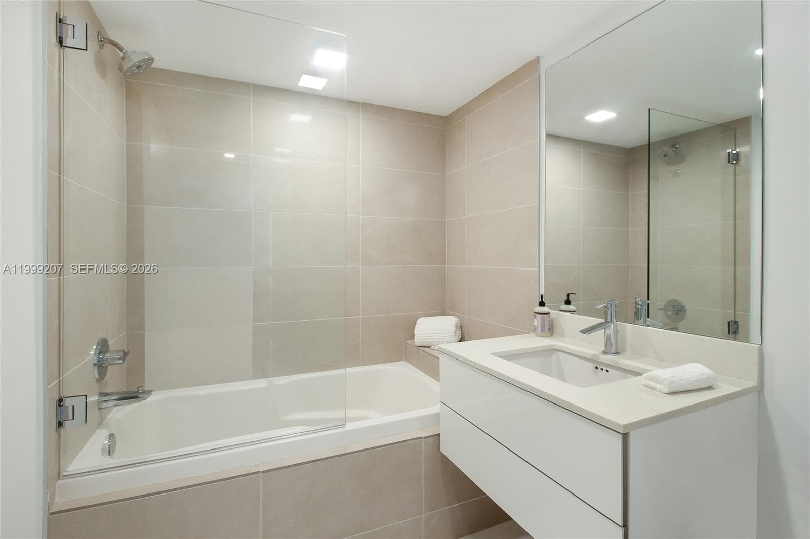 6620 Indian Creek Dr 516 photo 16