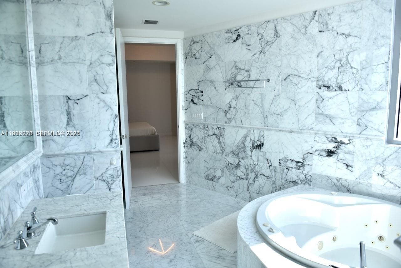 17475 Collins Ave 2802 photo 20