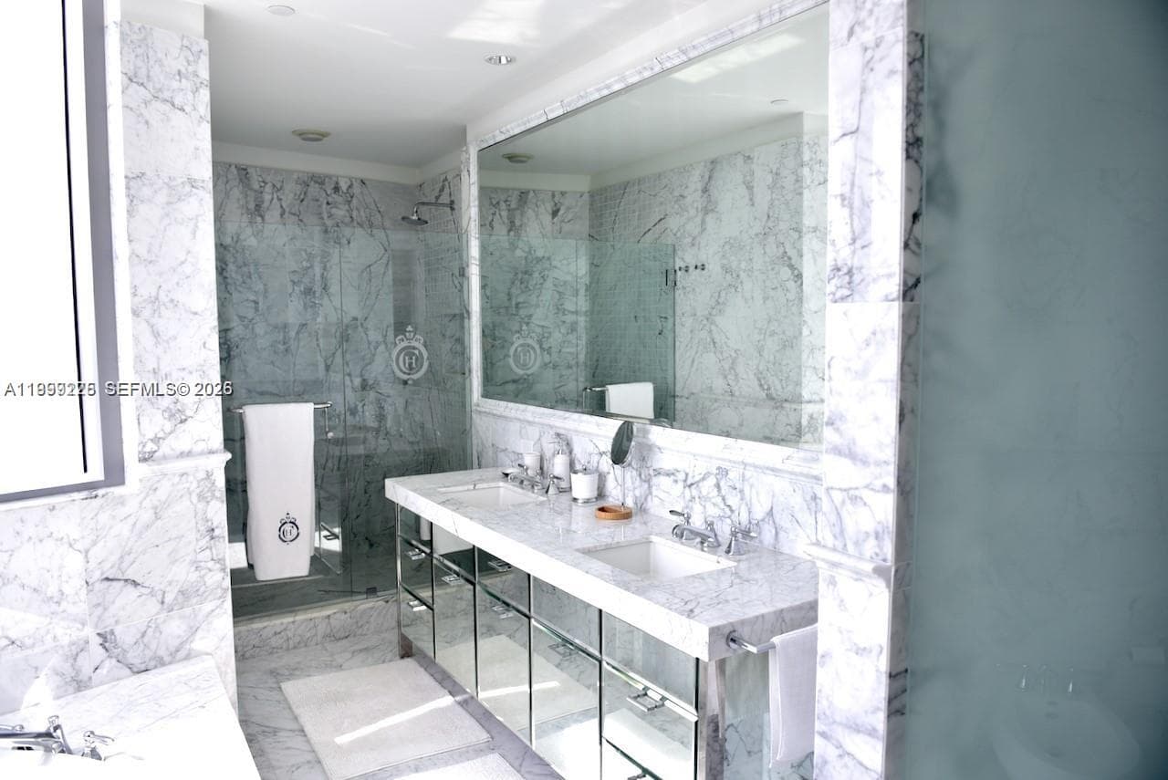 17475 Collins Ave 2802 photo 18