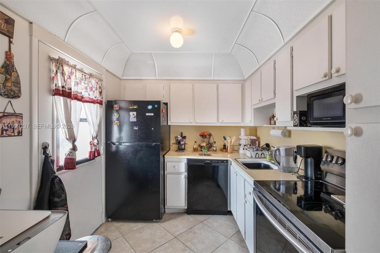 3475 N Country Club Dr 619 photo 4