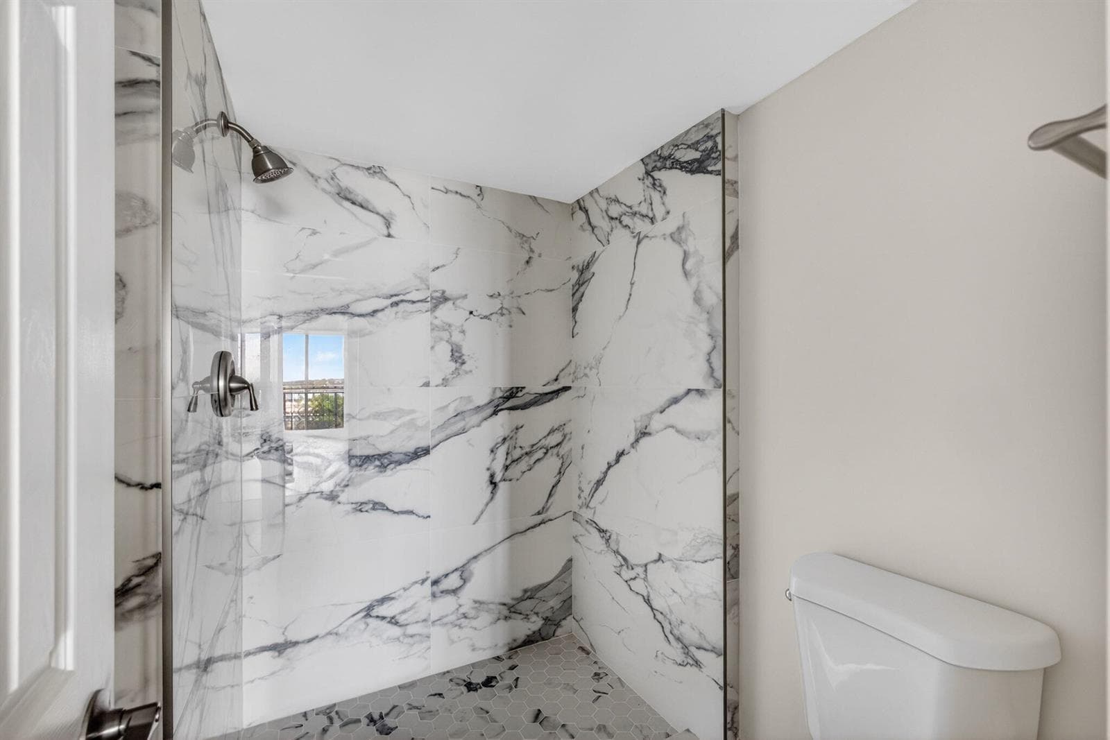 136 Lakeshore Drive 511 photo 10