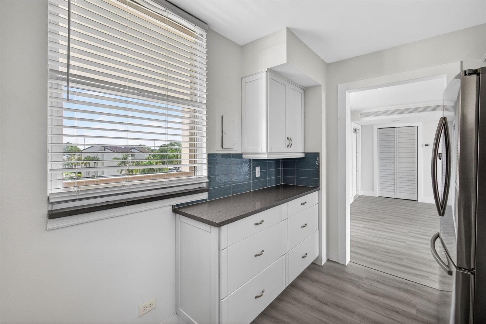 136 Lakeshore Drive 511 photo 8