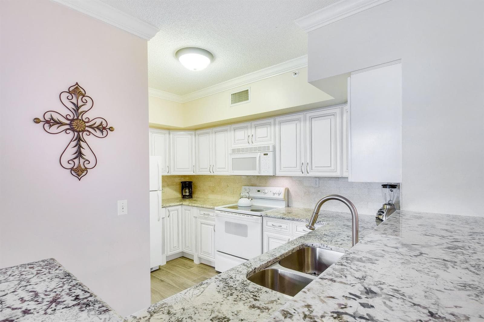 11740 St Andrews Place photo 4
