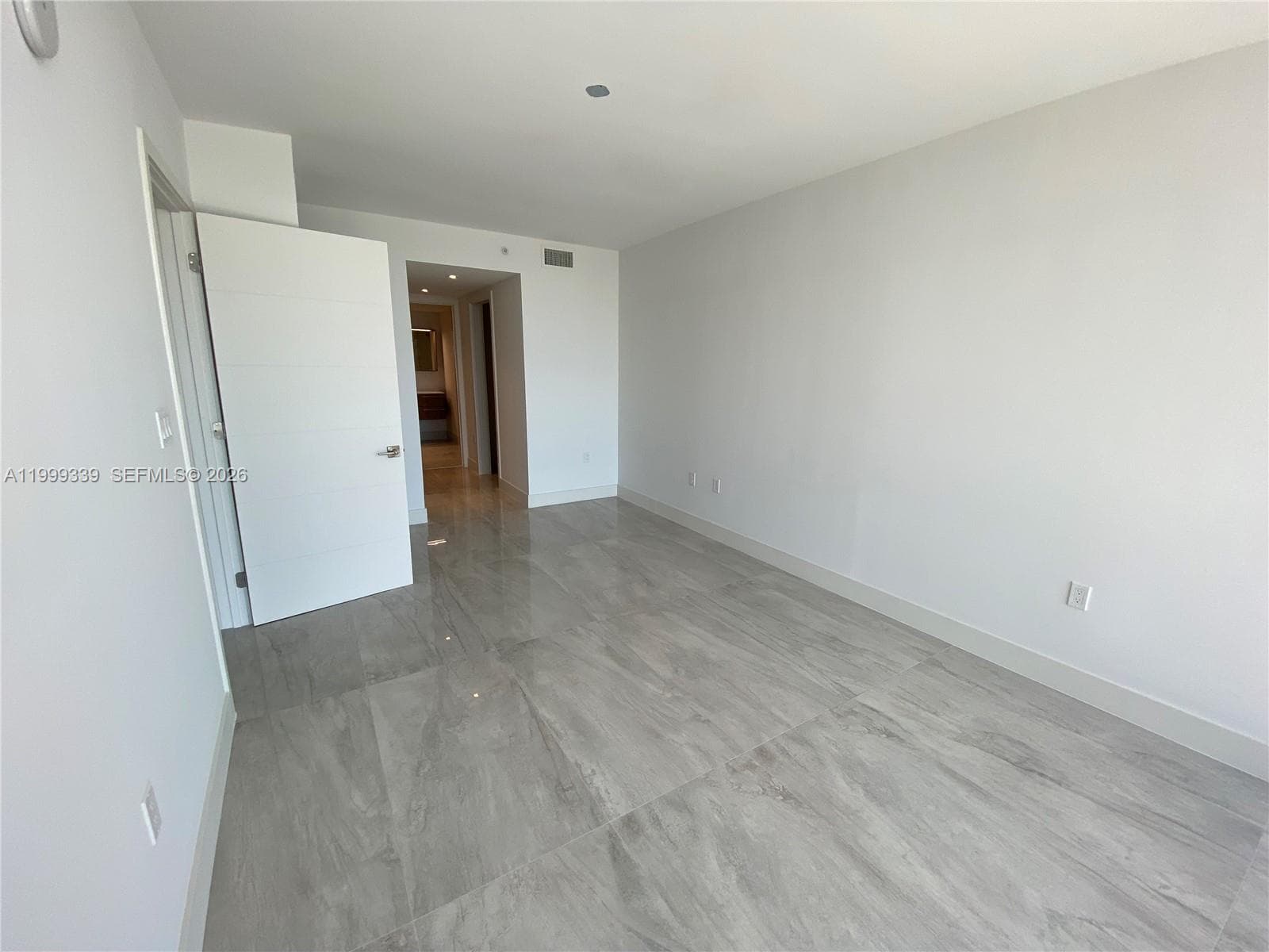 9521 E Bay Harbor Dr 605 photo 14