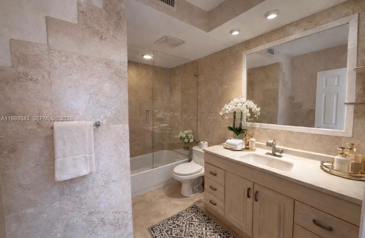 300 Diplomat Pkwy 505 photo 3