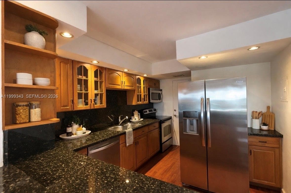 300 Diplomat Pkwy 505 photo 5