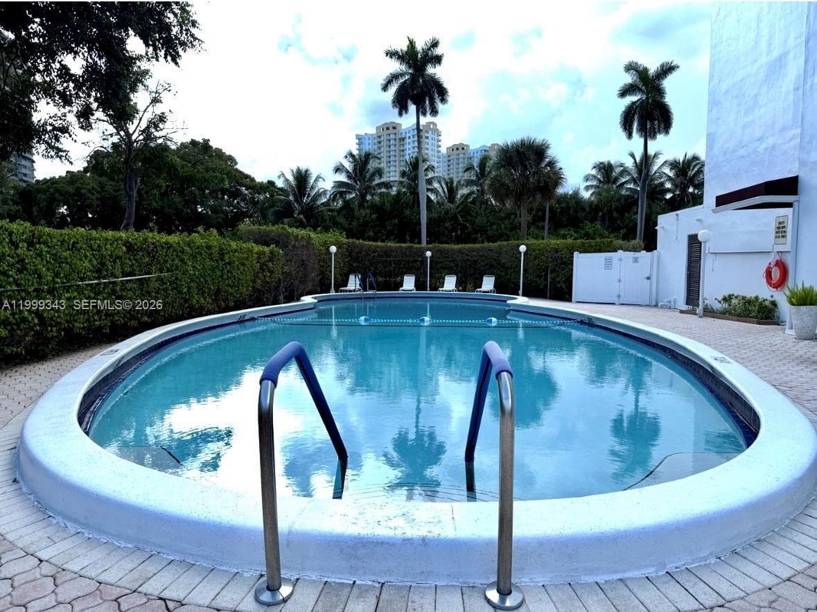 300 Diplomat Pkwy 505 photo 24