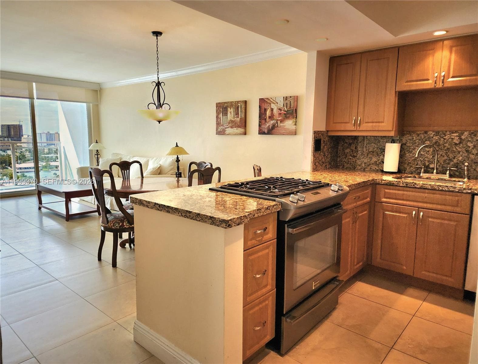 2030 Ocean Dr 1402 photo 6